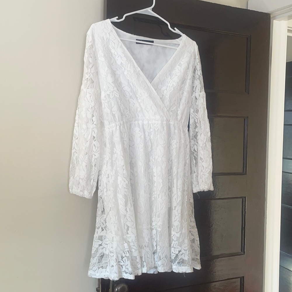 White lace long sleeve dress
